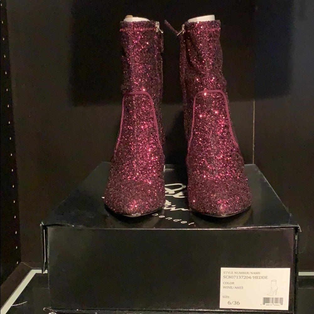 Alice + Olivia Hedde Boots